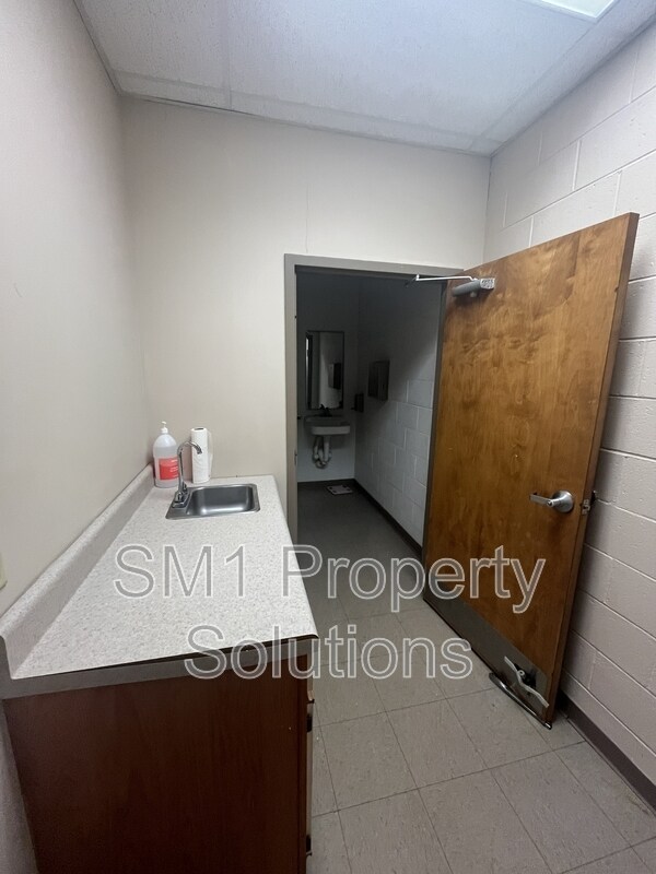 Foto del edificio - 2312 S Main St