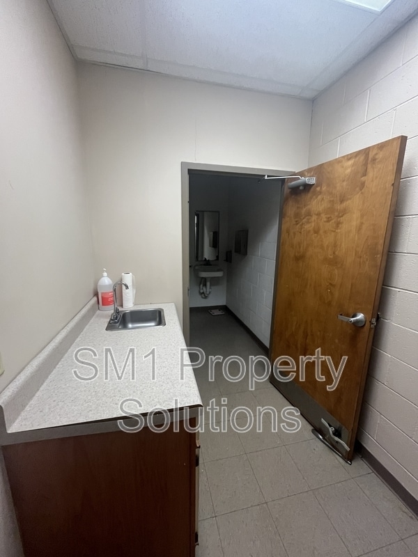 Photo - 2312 S Main St House