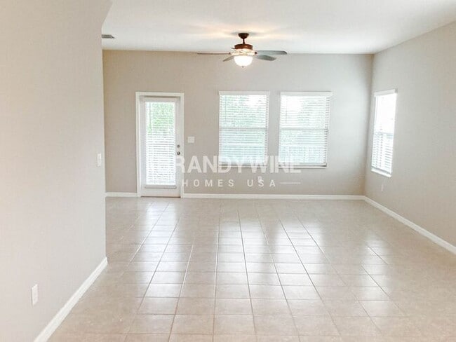 Building Photo - MOVE IN SPECIAL - $500 OFF FEBRUARY RENT i...