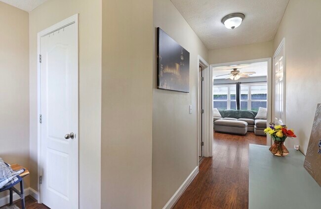 Building Photo - 642 Ken Pilkerton Dr