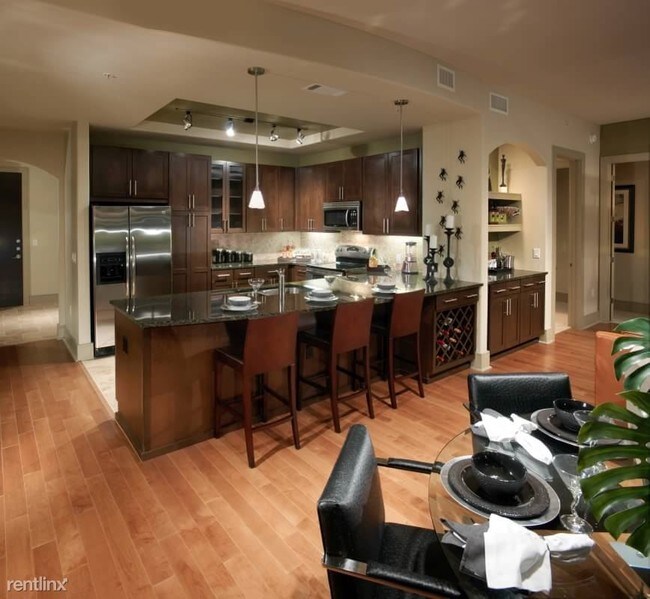 Building Photo - 1 br, 1 bath Apartment - 111 Congress Ave 994