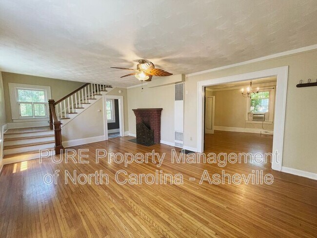 Foto del edificio - 109 Forest Hill Dr