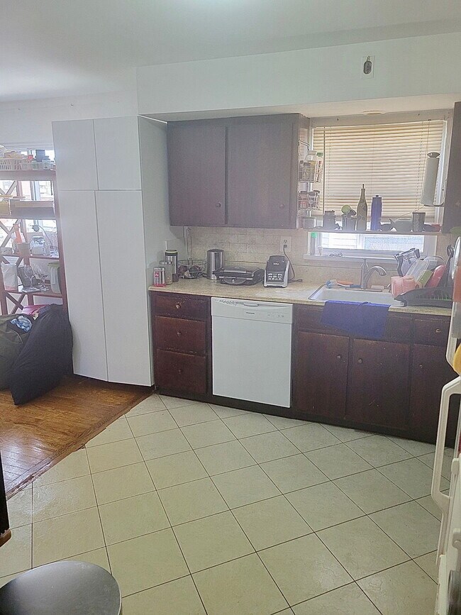 Photo - 412 Commercial Ave Apartment