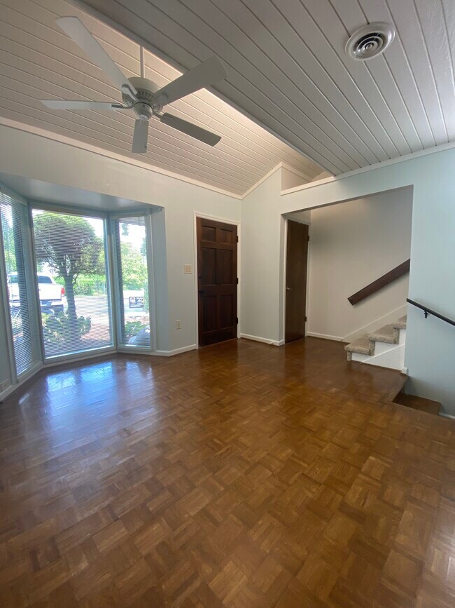 Foto del edificio - 2420 Volunteer Pkwy