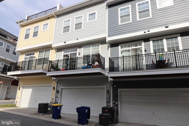 Foto del edificio - 6041 Maple Hill Rd