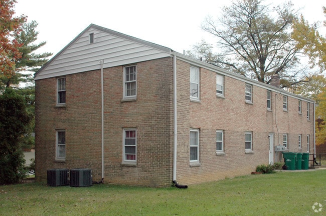 Building Photo - Fairfax Apartments