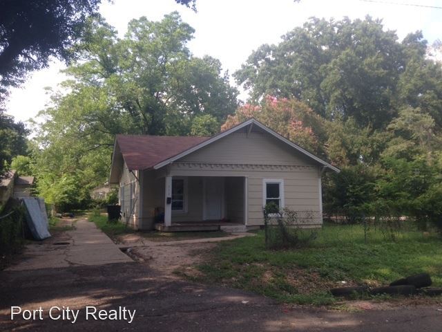 Primary Photo - 3 br, 1 bath House - 354 E. 73rd St