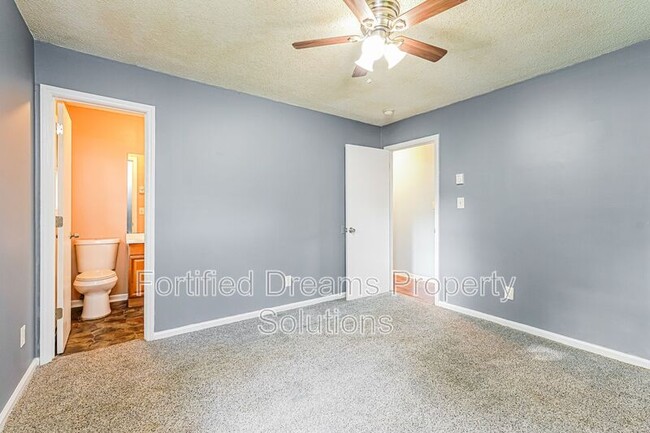 Building Photo - 1115 Wachovia St
