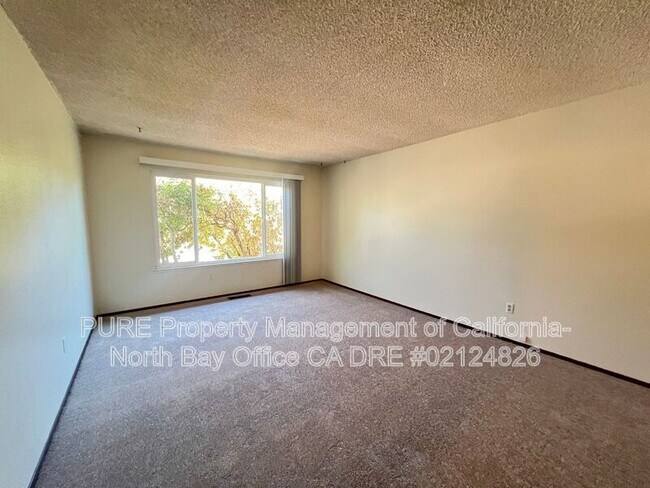 Building Photo - 4914 Everglade Dr