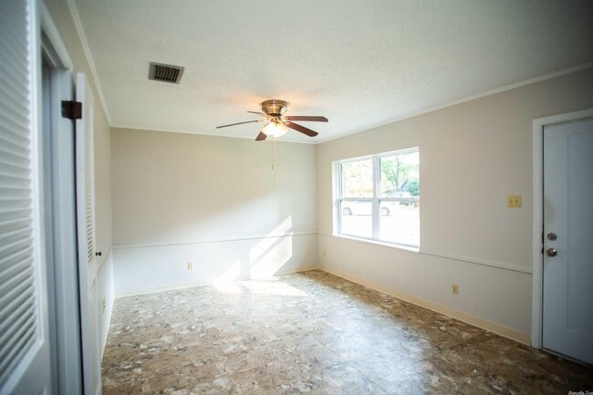 Building Photo - 7704 Impala Dr