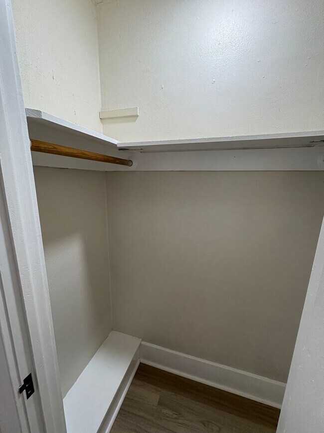 Foto del edificio - Beautiful 2 Story home Available Now!, pet...