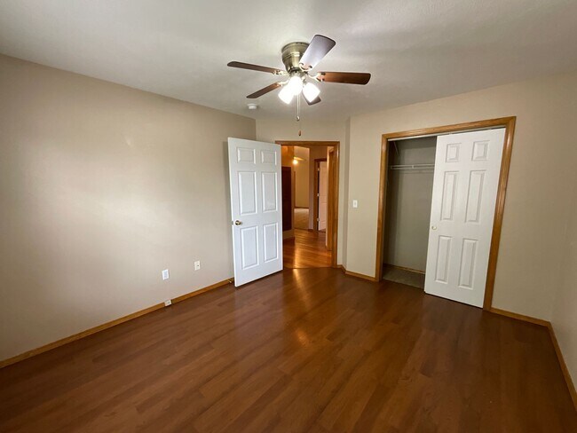 Building Photo - Beautiful Home on Private Setting