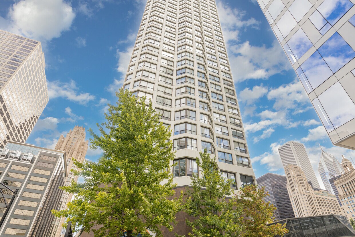 Foto principal - 405 N Wabash Ave