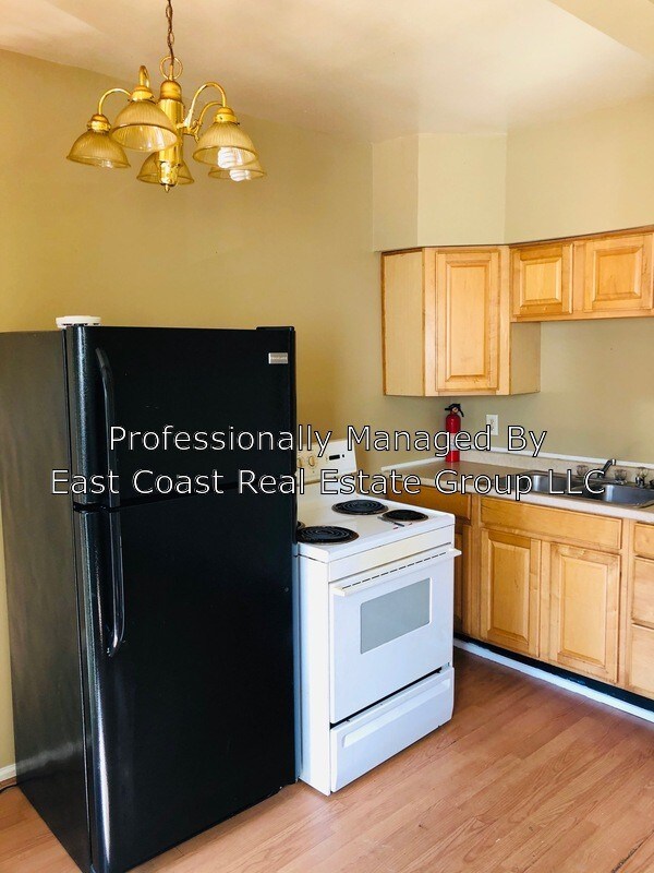 Building Photo - 440 George St
