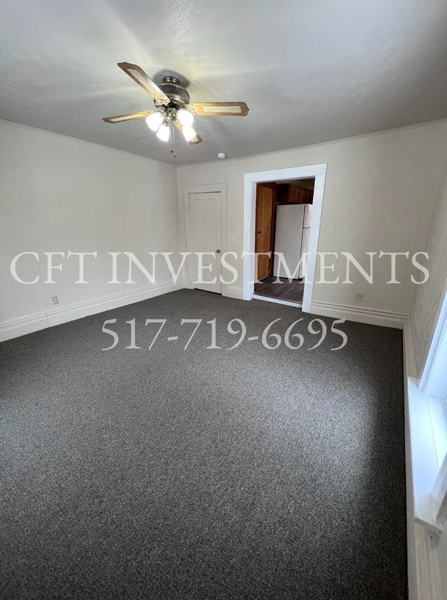 Living Room - 319 N Cochran Ave