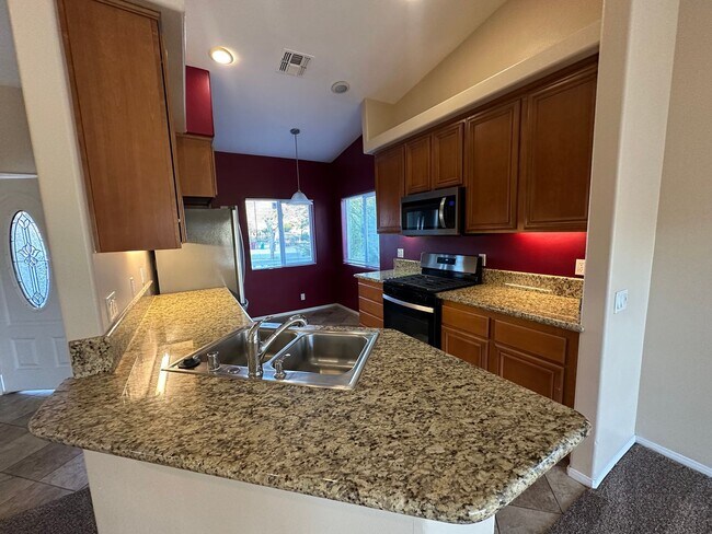 Foto del edificio - Welcome Home to this beautiful 3 Bed 2 Bath Home