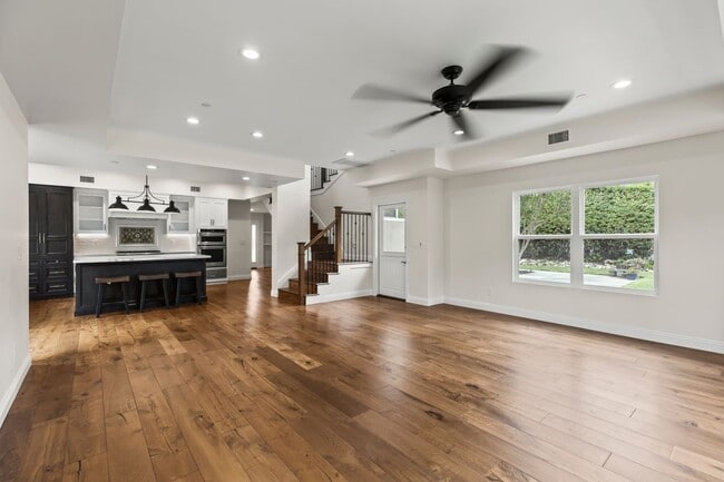 Building Photo - 1096 Canyon View Dr