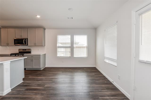 Building Photo - 380 Mohan Dr