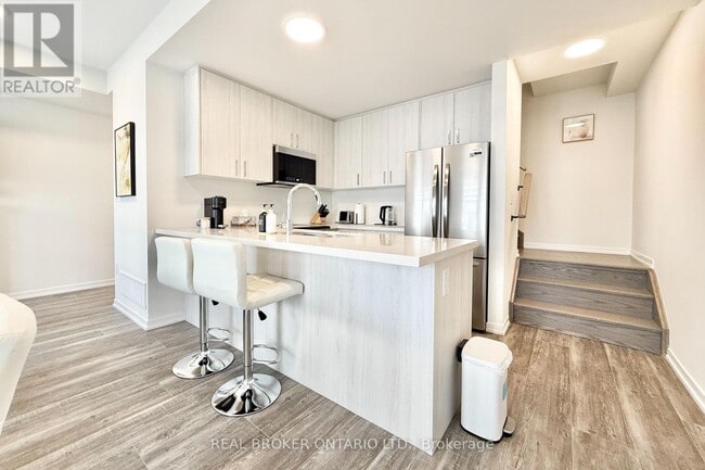 Building Photo - 119 Matawin Ln