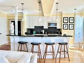 Building Photo - 21 Chestnut St