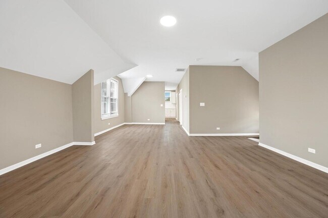 Foto del edificio - 3311 N Ravenswood Ave