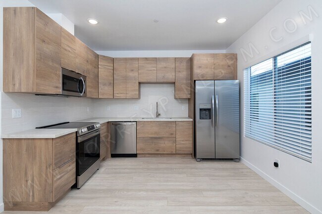 Foto del edificio - *OPEN HOUSE: 5/24 10:00AM-12:30PM* NEW 2 B...