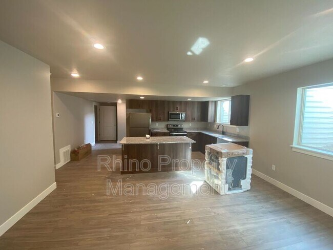 Building Photo - 230 W 400 S