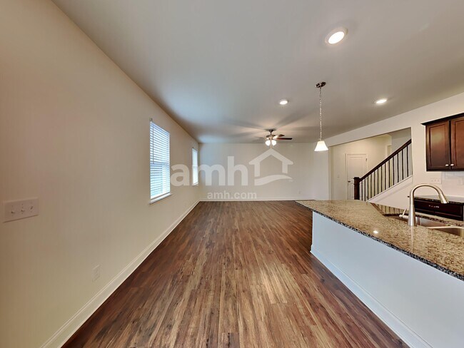 Foto del edificio - 455 Summit View Ct