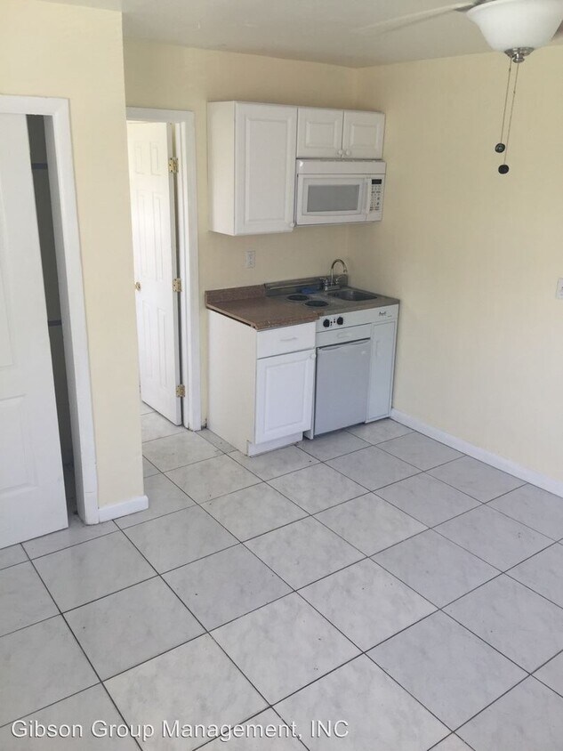 Primary Photo - 1104 NW 5th Ave