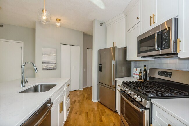 Foto del edificio - 600 N Kingsbury St