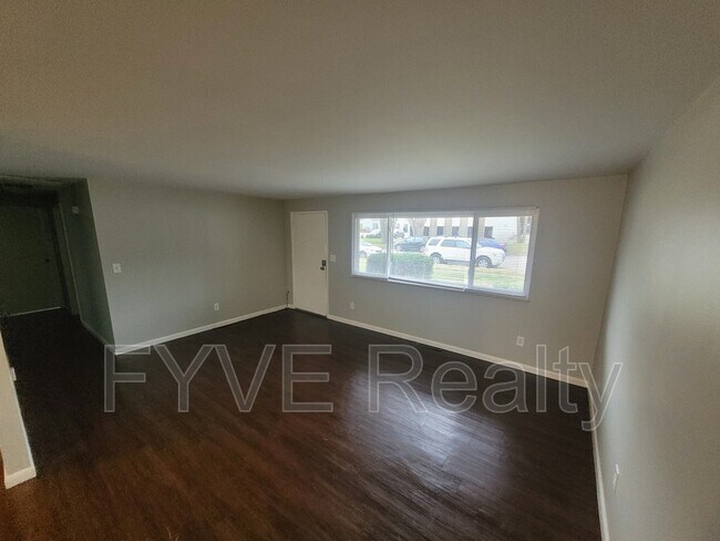 Foto del edificio - 1784 Big Hill Rd