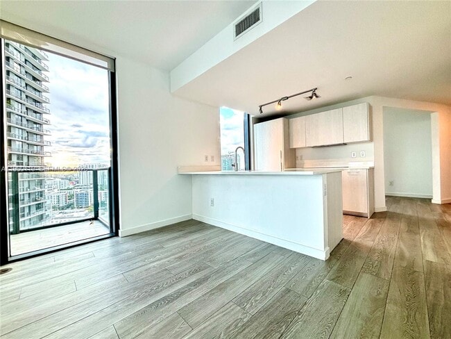 Foto del edificio - 501 NE 31st St