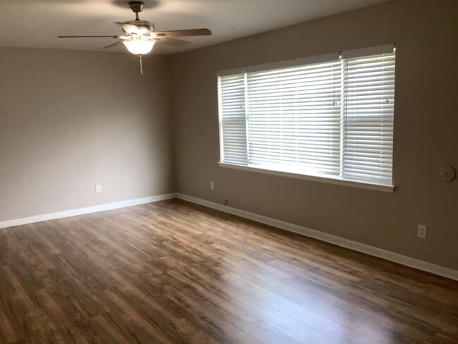 Building Photo - 37 Del Norte Dr