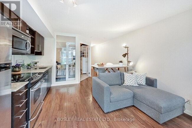 Building Photo - 96 St Patrick St