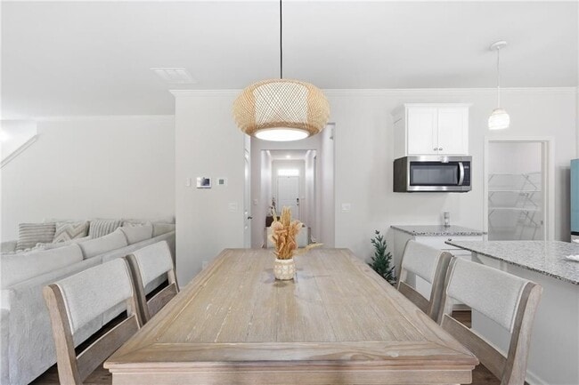 Foto del edificio - 4910 Bramblett Grove Pl