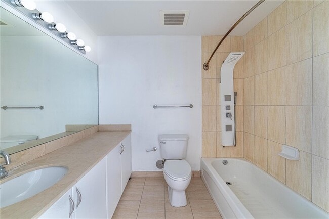 Foto del edificio - 1750 N Bayshore Dr