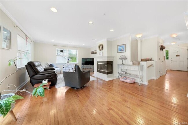 Foto del edificio - 67 Winding Ridge Rd