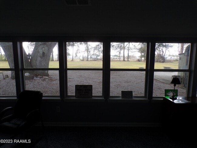 Building Photo - 212 Thoroughbred Dr