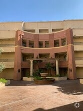 Building Photo - 220 E Flamingo Rd