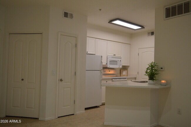 Foto del edificio - 1701 E Colter St