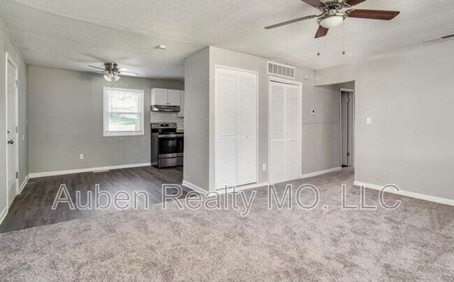 Foto del edificio - 4712 E 44th St