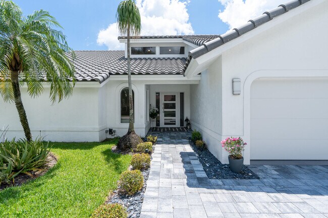 Building Photo - 23246 L'Ermitage Cir