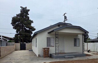 Building Photo - 505 33rd St