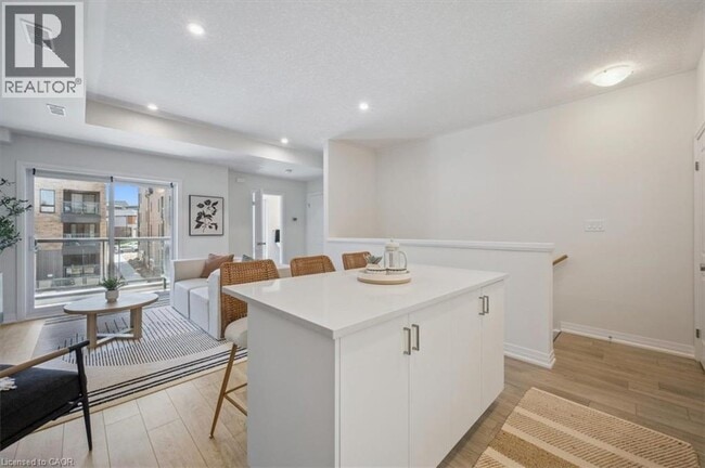 Building Photo - 137 REVERIE Wy