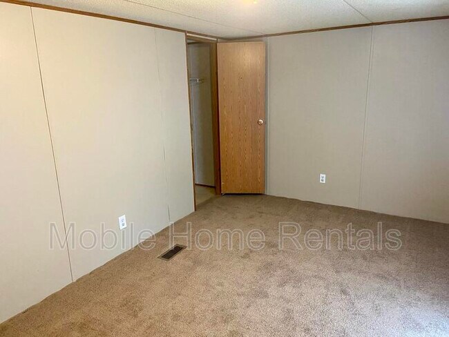 Building Photo - 2119 Beaverdam Rd