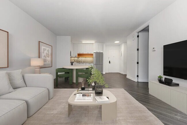 Building Photo - 250 E Houston St