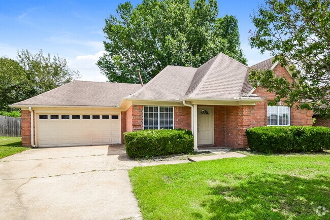 Building Photo - 7842 Benton Dr