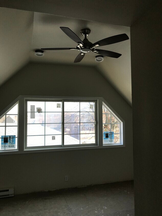 512 E Broadway St Unit 5, Mount Pleasant, MI 48858 Apartments in