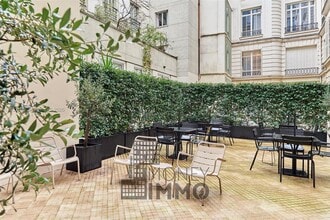 Building Photo - 11 Rue St