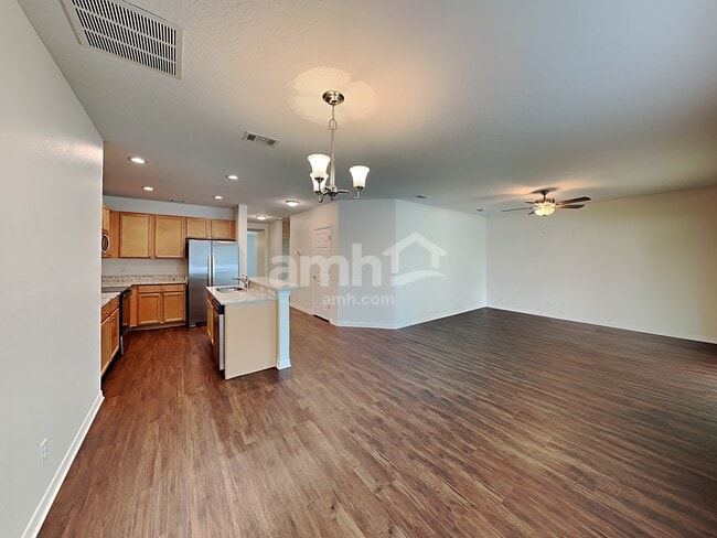 Building Photo - 10149 Lenox St